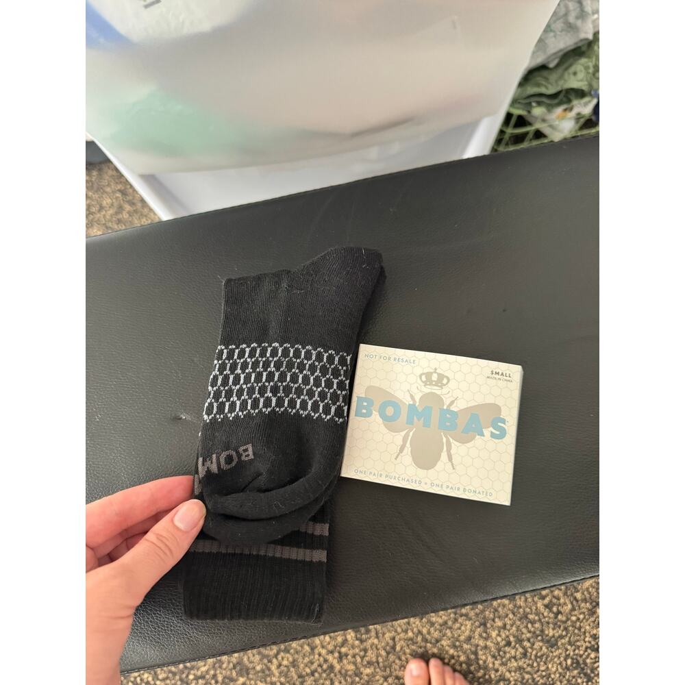 Bombas crew socks black size small NWT - Picture 4 of 6